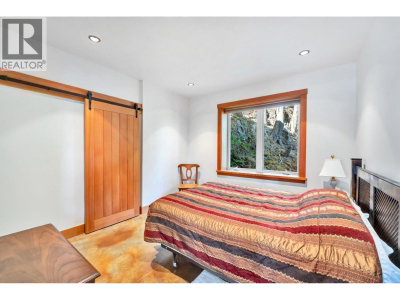 687 CHANNELVIEW Drive | Bowen Island British Columbia | Slide Image Twenty-nine
