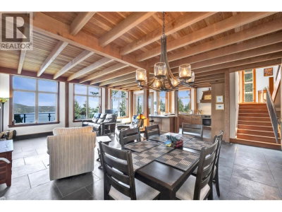 687 CHANNELVIEW Drive | Bowen Island British Columbia | Slide Image Five
