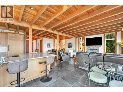 687 CHANNELVIEW Drive | Bowen Island British Columbia | Slide Image Eight