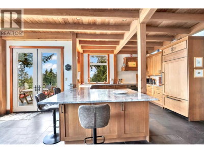 687 CHANNELVIEW Drive | Bowen Island British Columbia | Slide Image Nine