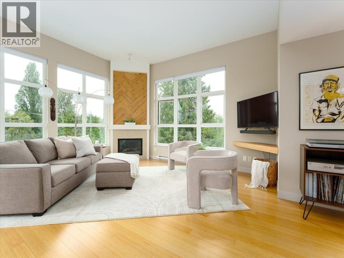 3732 MT SEYMOUR Parkway, North Vancouver, British Columbia V7G 1C3