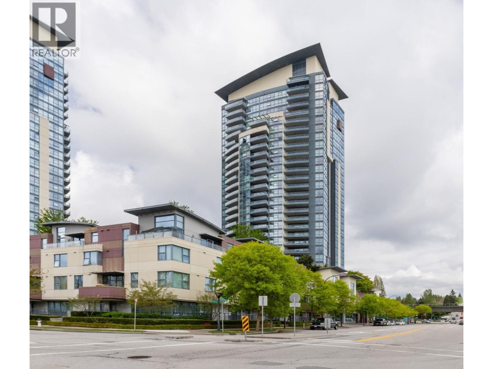 2225 HOLDOM Avenue, Burnaby, British Columbia V5B 0A1