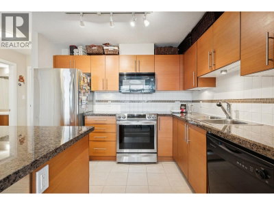 2225 HOLDOM Avenue | Burnaby British Columbia | Slide Image Nine