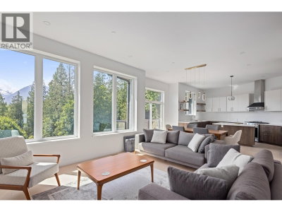 3385 MAMQUAM Road | Squamish British Columbia | Slide Image Thirteen