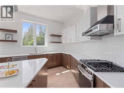 3385 MAMQUAM Road | Squamish British Columbia | Slide Image Eight