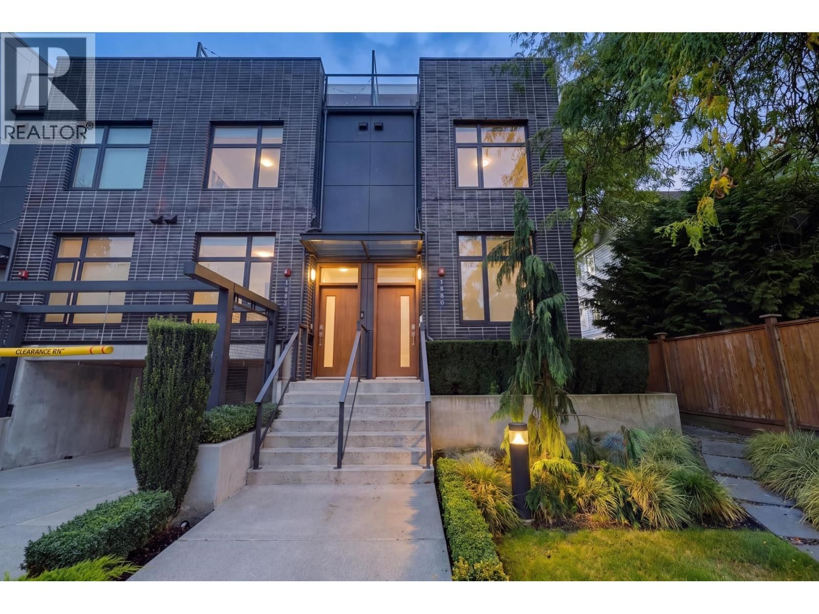 1880 GEORGIA Street, Vancouver, British Columbia V5L 2B6
