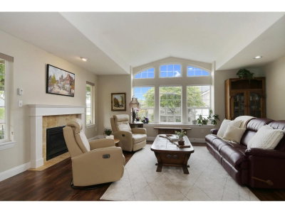 32777 CHILCOTIN Drive | Abbotsford British Columbia | Slide Image Four