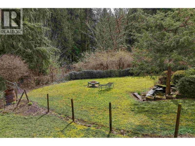 11626 248 Street | Maple Ridge British Columbia | Slide Image Three