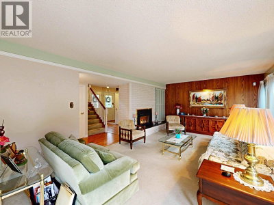 901 DUNDONALD Drive | Port Moody British Columbia | Slide Image Ten