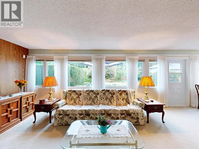 901 DUNDONALD Drive | Port Moody British Columbia | Slide Image Thirteen