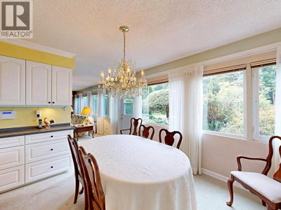 901 DUNDONALD Drive | Port Moody British Columbia | Slide Image Fourteen