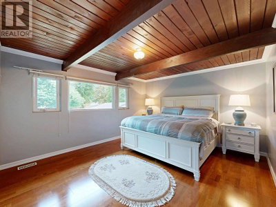 901 DUNDONALD Drive | Port Moody British Columbia | Slide Image Seventeen