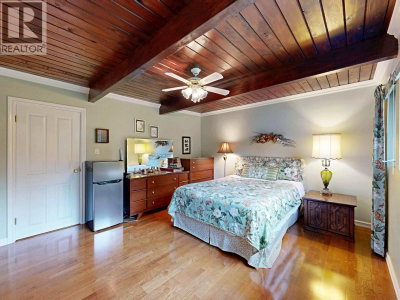 901 DUNDONALD Drive | Port Moody British Columbia | Slide Image Twenty