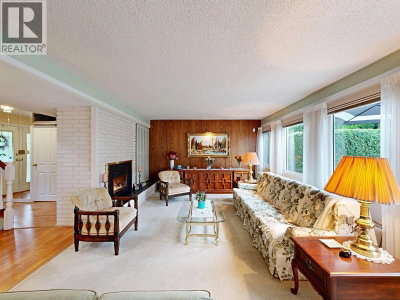 901 DUNDONALD Drive | Port Moody British Columbia | Slide Image Nine