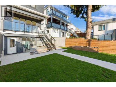2130 QUALICUM Drive | Vancouver British Columbia | Slide Image Nineteen