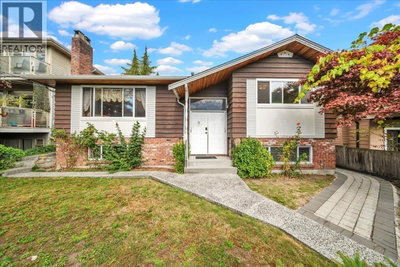 1433 KINGS Avenue | West Vancouver British Columbia | Slide Image Two