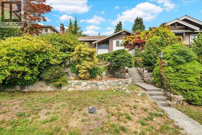 1433 KINGS Avenue | West Vancouver British Columbia | Slide Image Thirty