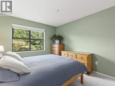 225 NEWPORT Drive | Port Moody British Columbia | Slide Image Nineteen