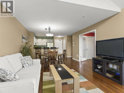 225 NEWPORT Drive | Port Moody British Columbia | Slide Image Eight