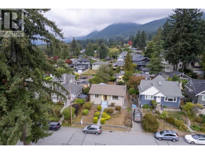 234 ST. JAMES Road | North Vancouver British Columbia | Slide Image Thirty-one
