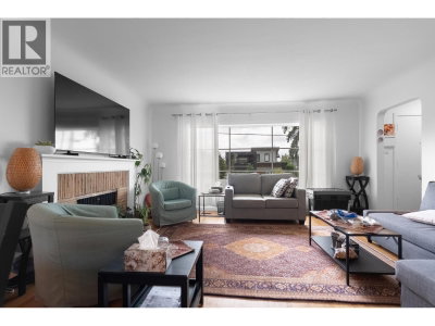 234 ST. JAMES Road | North Vancouver British Columbia | Slide Image Nine