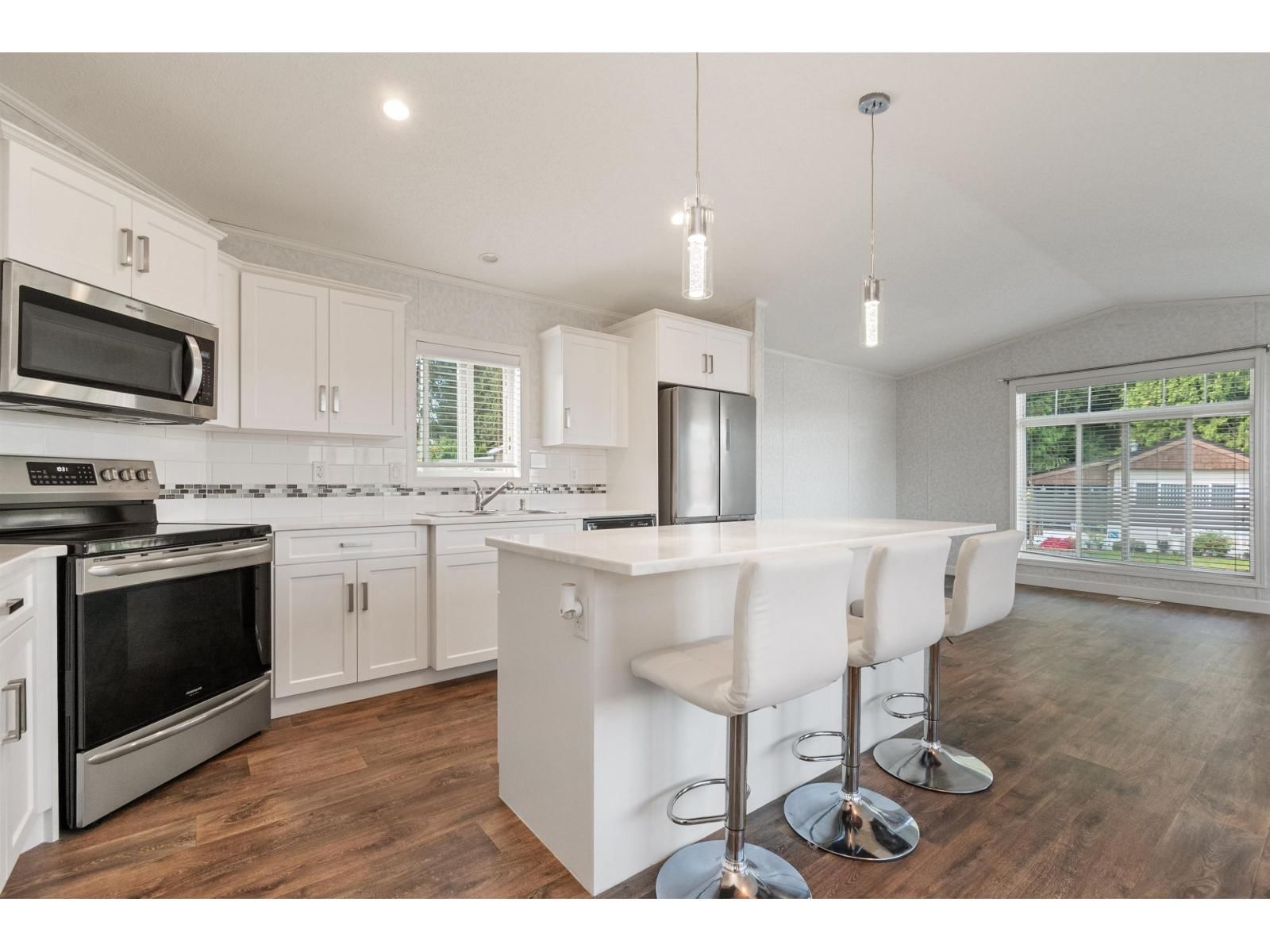 6035 VEDDER Road, Chilliwack, British Columbia V2R 1E5