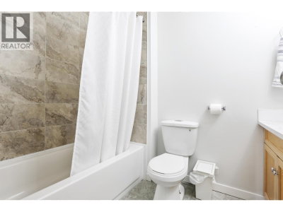 22661 LOUGHEED Highway | Maple Ridge British Columbia | Slide Image Thirteen