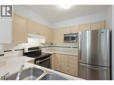 3600 WINDCREST Drive | North Vancouver British Columbia | Slide Image Twelve