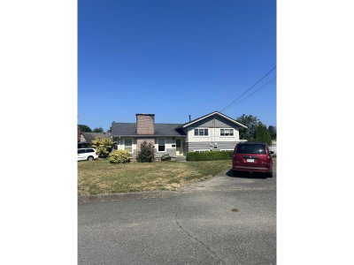 46267 BROOKS Avenue | Chilliwack British Columbia | Slide Image One