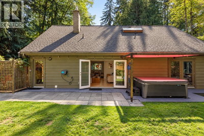 1458 KILMER Road | North Vancouver British Columbia | Slide Image Ten
