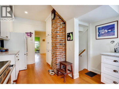 2227 7TH Avenue | Vancouver British Columbia | Slide Image Thirteen