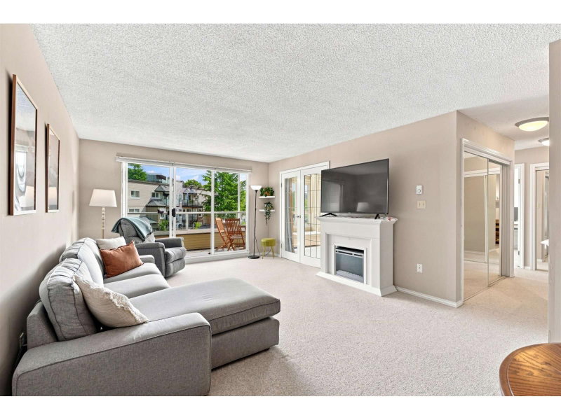 1840 SOUTHMERE Crescent East Surrey British Columbia, V4A 9C5 - 2 Bedrooms Condo For Sale