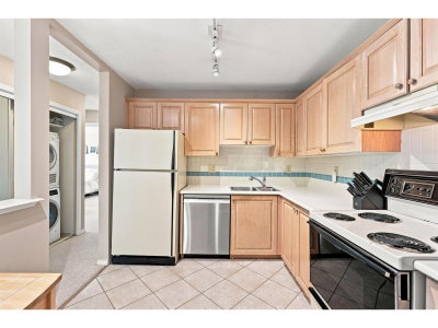 1840 SOUTHMERE Crescent East | Surrey British Columbia | Slide Image Six