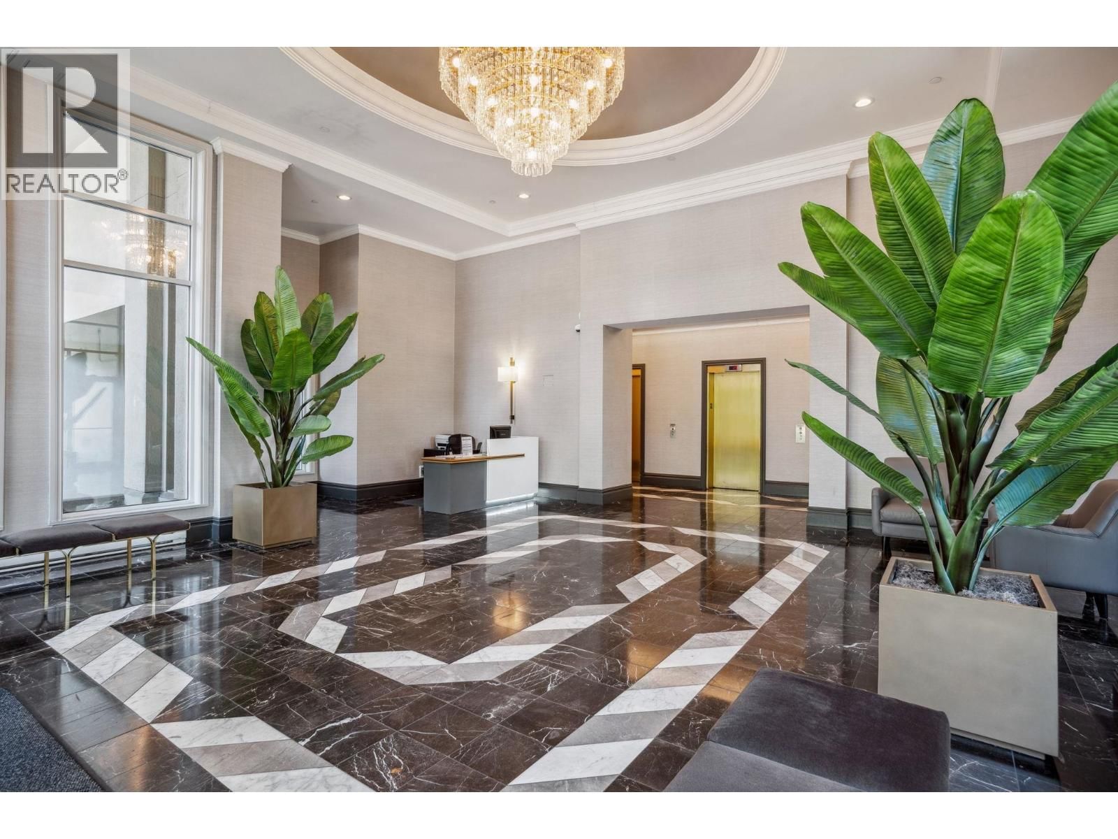 6240 MCKAY Avenue, Burnaby, British Columbia V5H 4L8