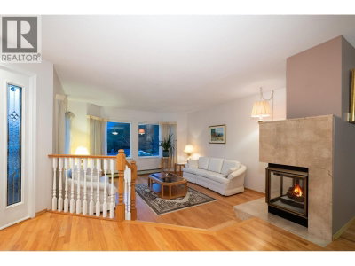 6440 ROSEBERY Avenue | West Vancouver British Columbia | Slide Image Three