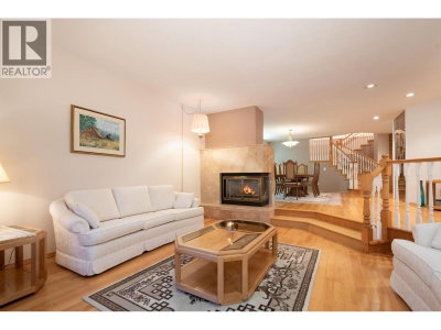 6440 ROSEBERY Avenue | West Vancouver British Columbia | Slide Image Five