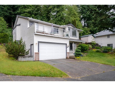 35543 DINA Place | Abbotsford British Columbia | Slide Image Four
