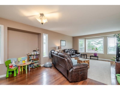 35543 DINA Place | Abbotsford British Columbia | Slide Image Five
