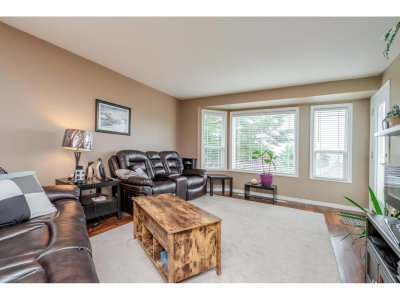 35543 DINA Place | Abbotsford British Columbia | Slide Image Six