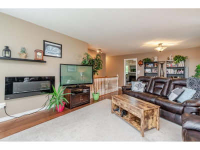 35543 DINA Place | Abbotsford British Columbia | Slide Image Nine
