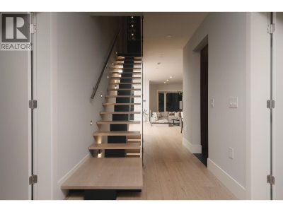 50 DIEPPE Place | Vancouver British Columbia | Slide Image Eighteen