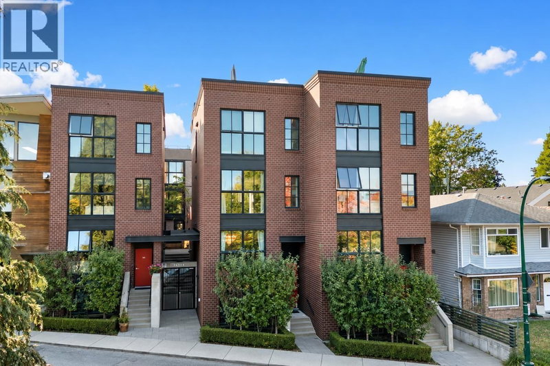 3431 PORTER Street Vancouver British Columbia, V5N 4H2 - 2 Bedrooms Condo For Sale