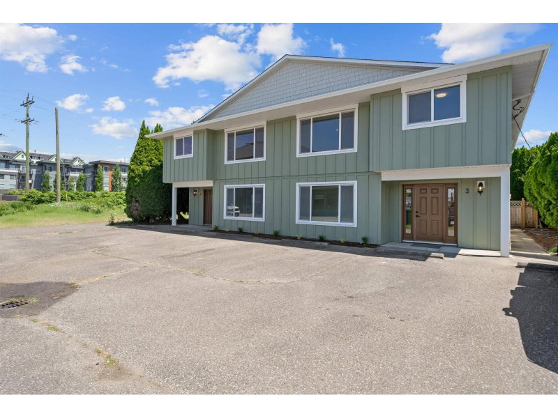 45741 BRITTON Avenue Chilliwack British Columbia, V2R 3T6 - 6 Bedrooms Condo For Sale