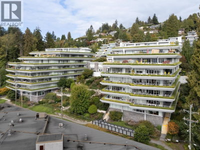 866 ARTHUR ERICKSON Place | West Vancouver British Columbia | Slide Image Two