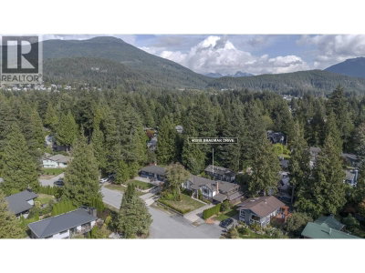 40318 BRAEMAR Drive | Squamish British Columbia | Slide Image Three