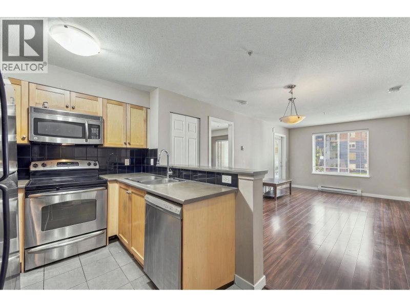 240 SHERBROOKE Street New Westminster British Columbia, V3L 3M2 - 2 Bedrooms Condo For Sale