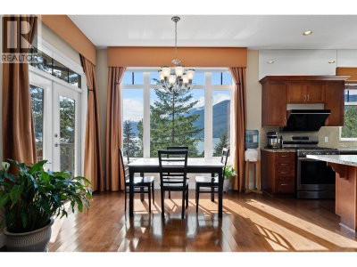 300 OCEAN CREST Drive | West Vancouver British Columbia | Slide Image One