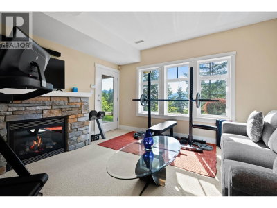 300 OCEAN CREST Drive | West Vancouver British Columbia | Slide Image Twenty-five