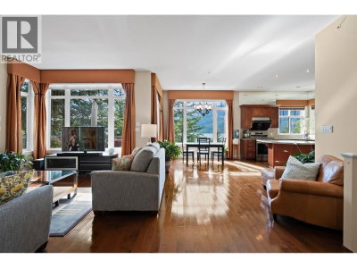 300 OCEAN CREST Drive | West Vancouver British Columbia | Slide Image Thirty-eight