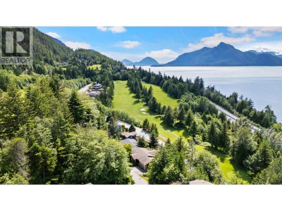 300 OCEAN CREST Drive | West Vancouver British Columbia | Slide Image Seven